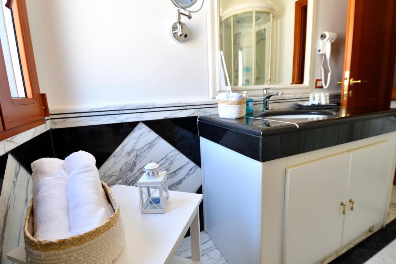 Le Cinema Bed & Breakfast Formia Exterior photo