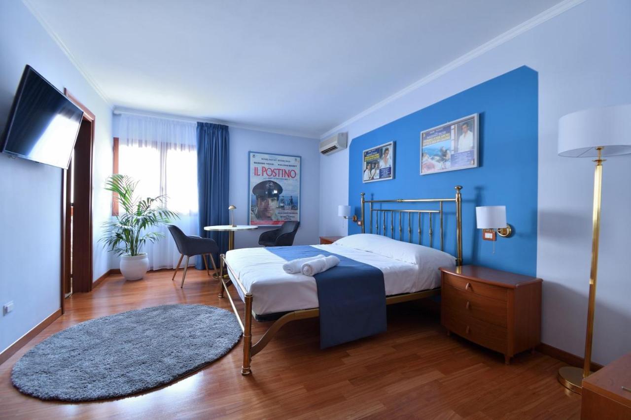 Le Cinema Bed & Breakfast Formia Exterior photo