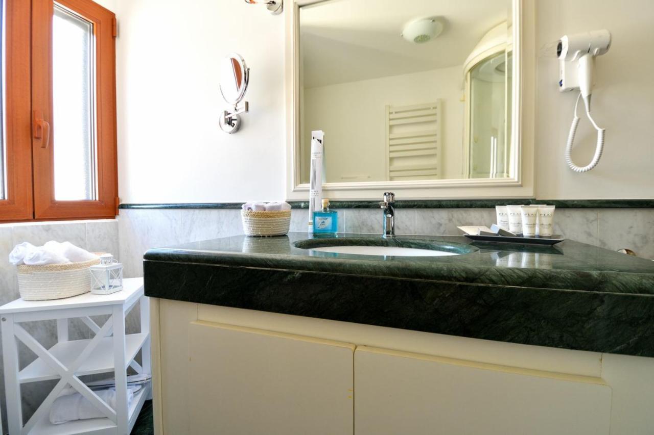 Le Cinema Bed & Breakfast Formia Exterior photo